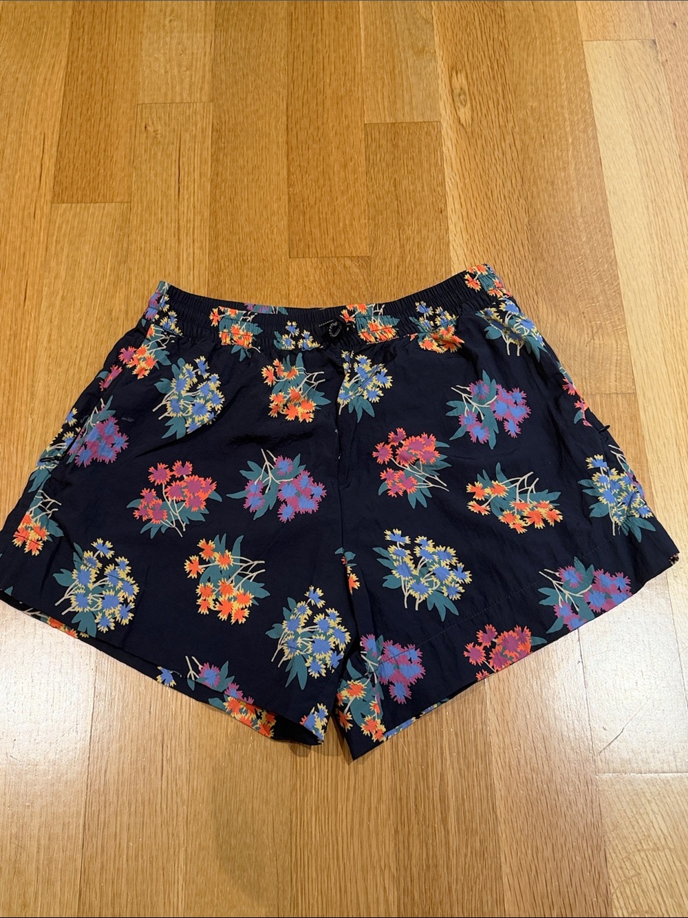 The Great. outdoors hiking Rover shorts floral black palisade